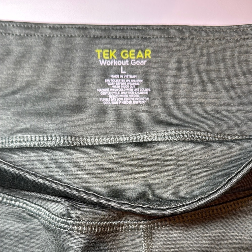 Tek Gear Workout Gear Woman’s Leggings Green Size Large with Pockets - Picture 7 of 7